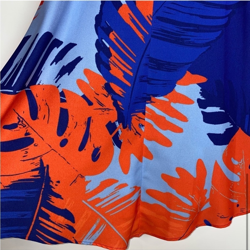 N/Nicholas Diamond Crepe V Neck Floral Dress in Palm Print - Picture 5 of 7